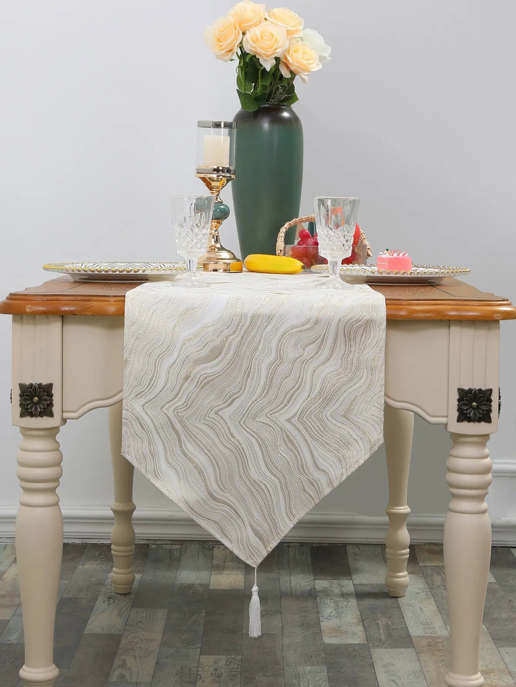 Waterproof and Washable Dinning Table Runner for Party