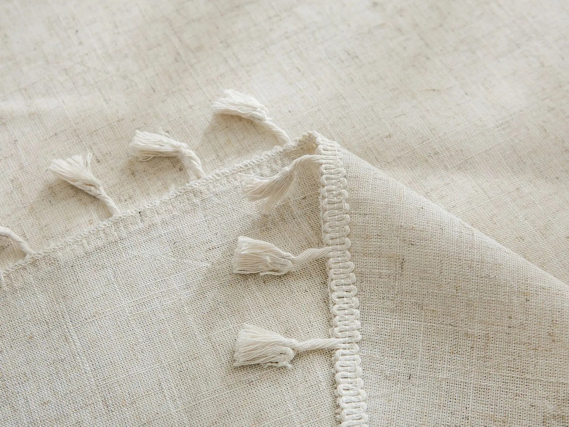 Linen Cotton Plain Tablecloth with Tassels Round Table Household