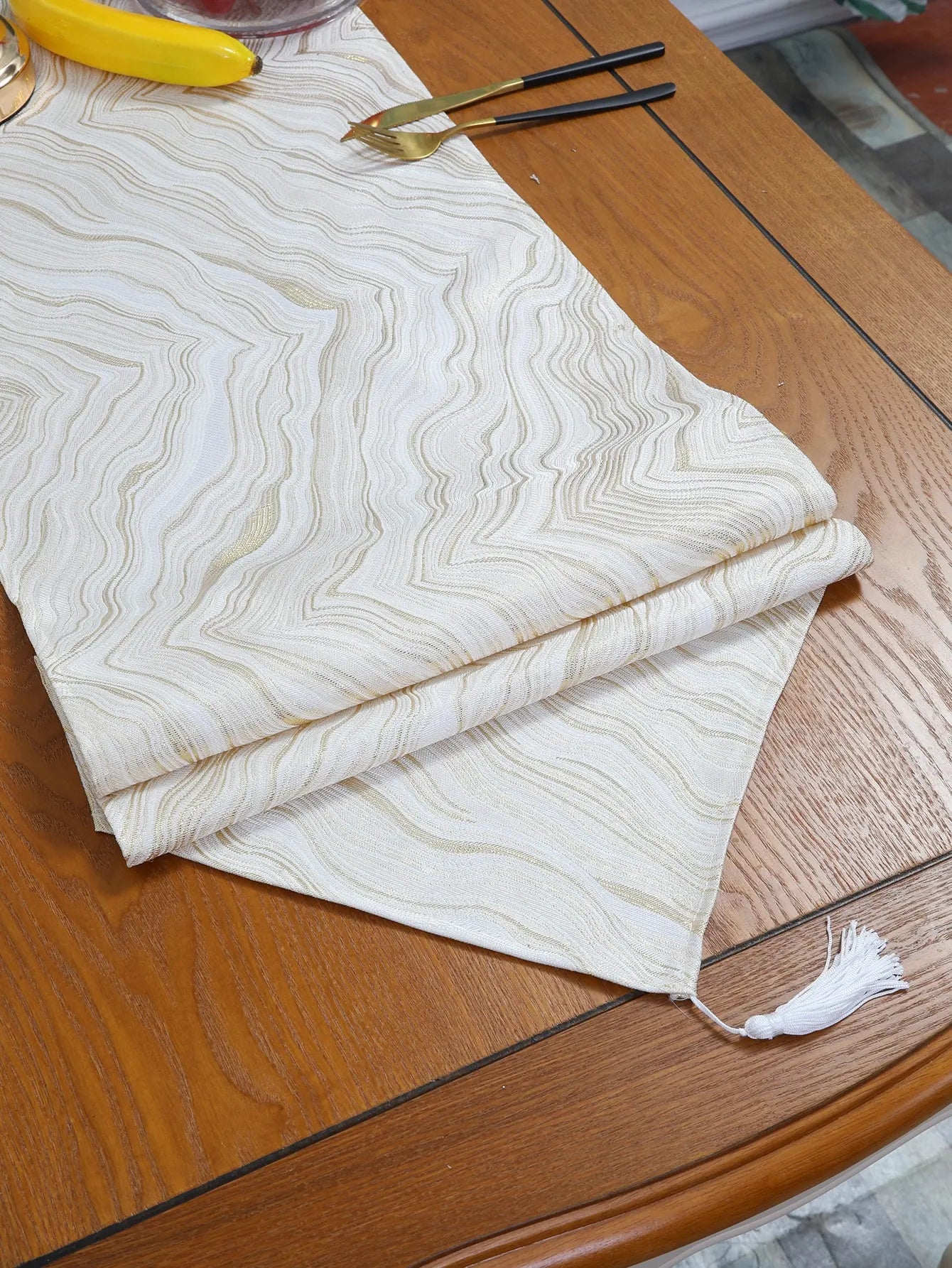 Waterproof and Washable Dinning Table Runner for Party