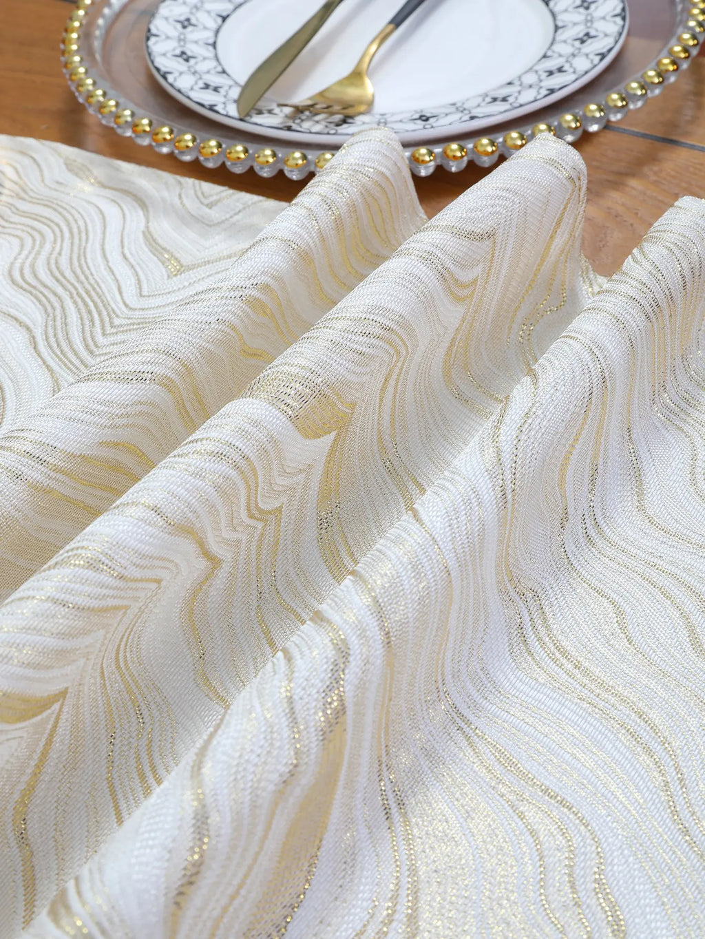 Waterproof and Washable Dinning Table Runner for Party